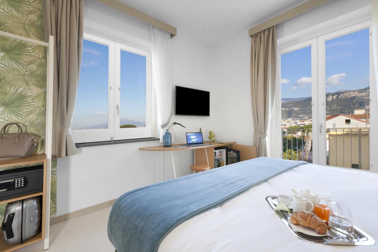 Unconventional Sorrento Coast Hotel Sant'Agnello Bagian luar foto