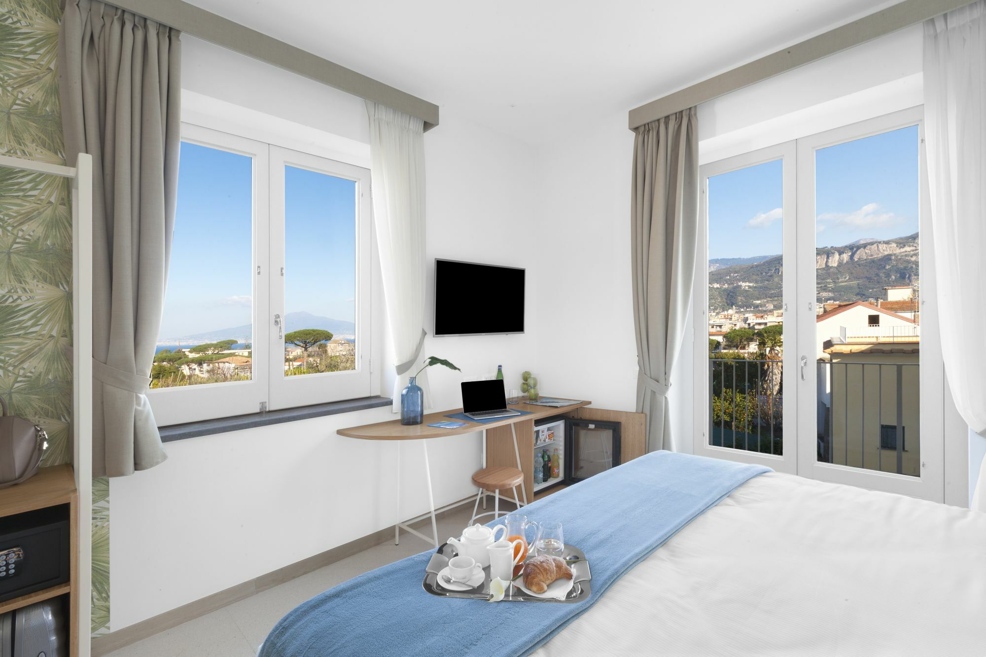 Unconventional Sorrento Coast Hotel Sant'Agnello Bagian luar foto