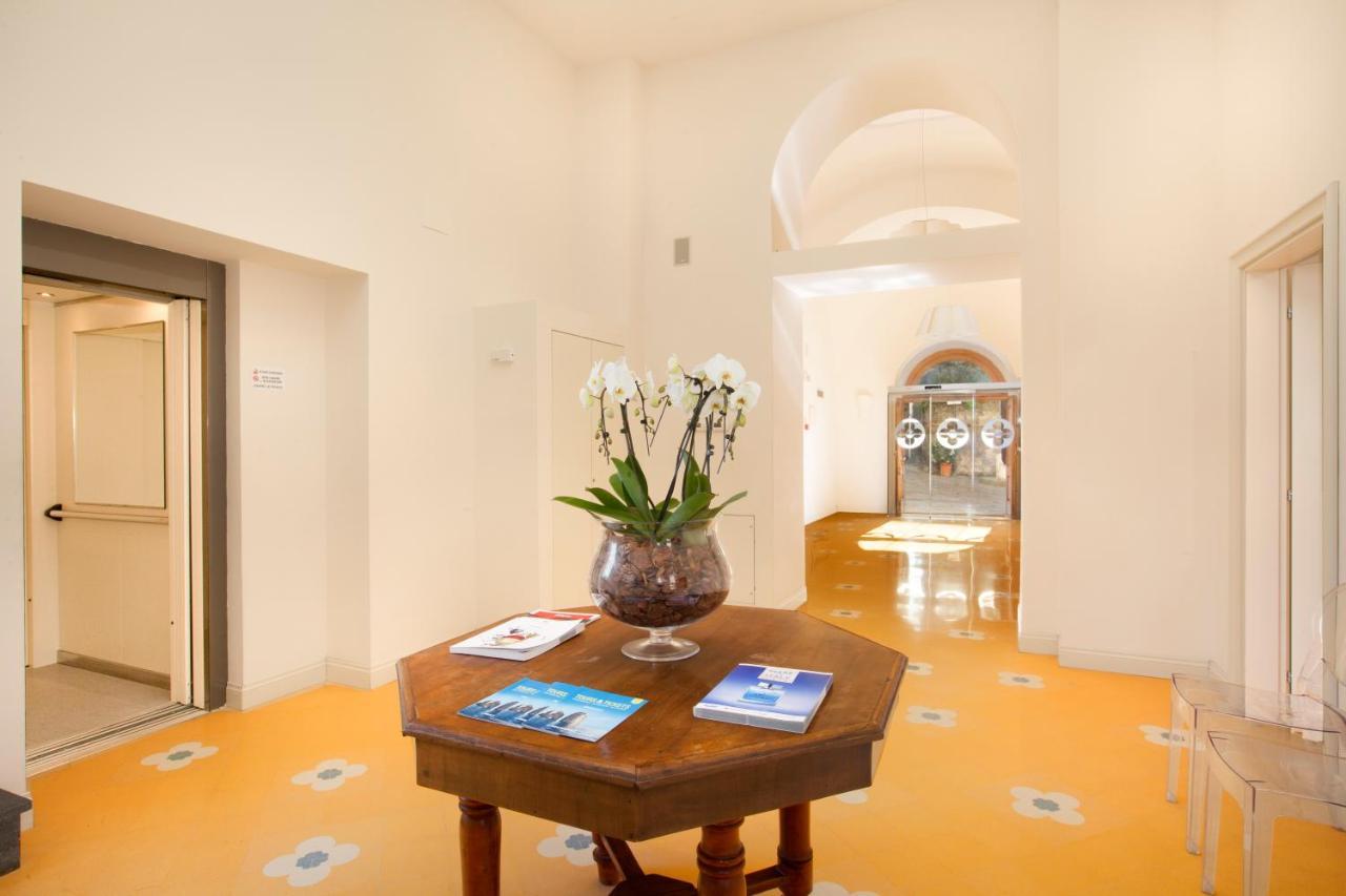 Unconventional Sorrento Coast Hotel Sant'Agnello Bagian luar foto